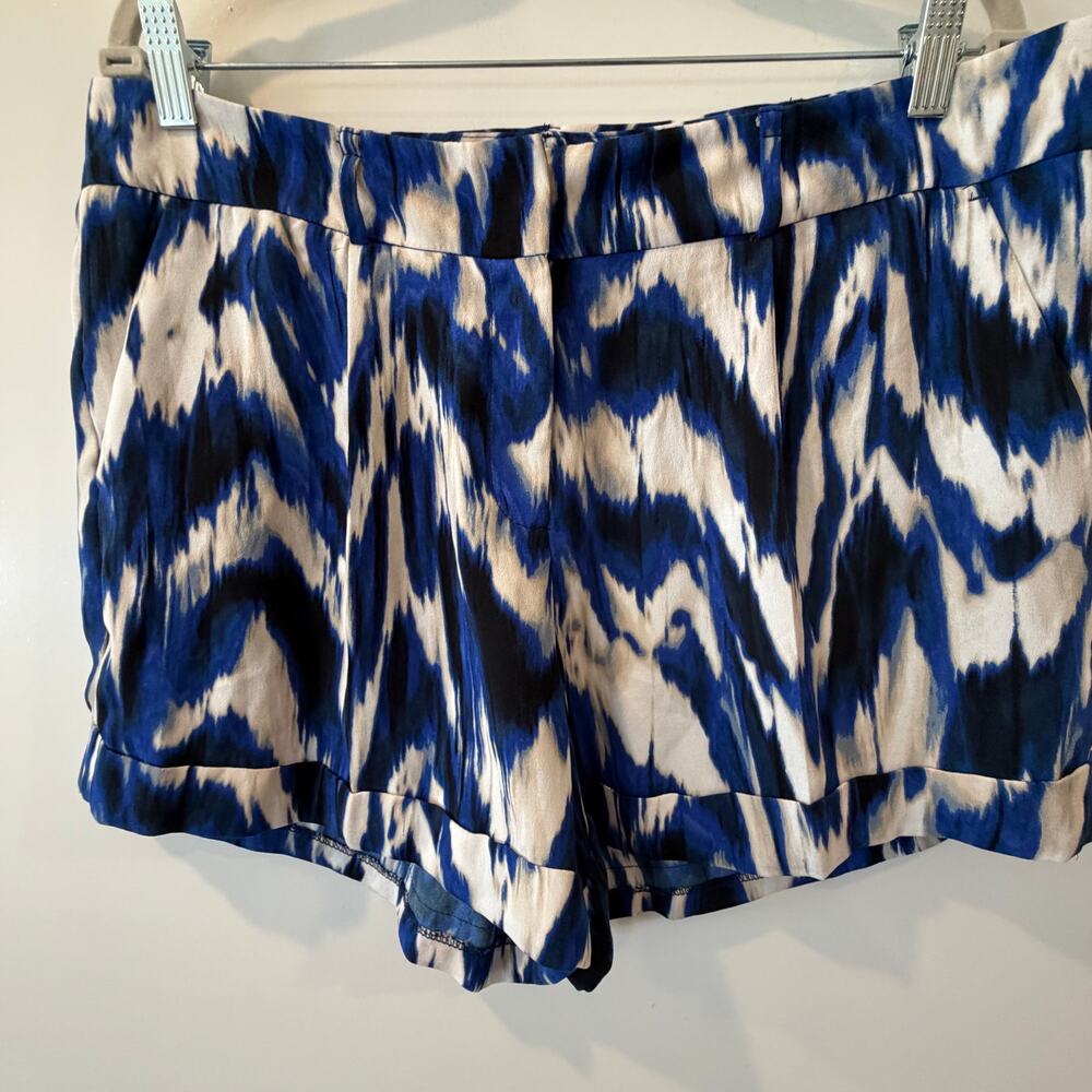 Eva Mendes New York & Company Shorts Size 14 Tie Dye Comfortable Feminine